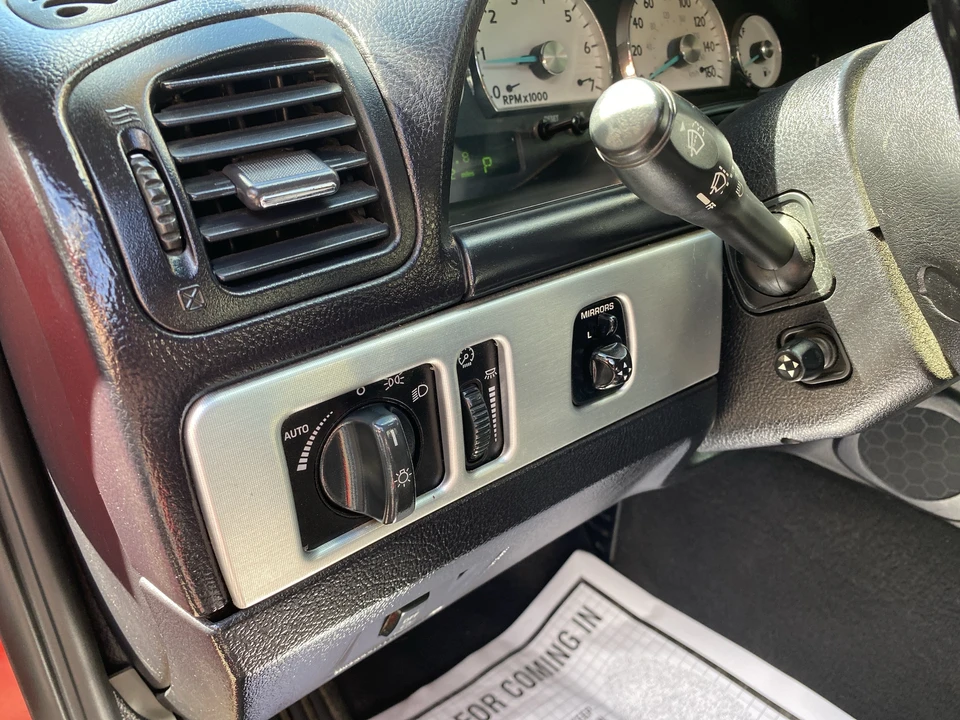 2003 Ford Thunderbird 11th Gen - Image 12 of 15