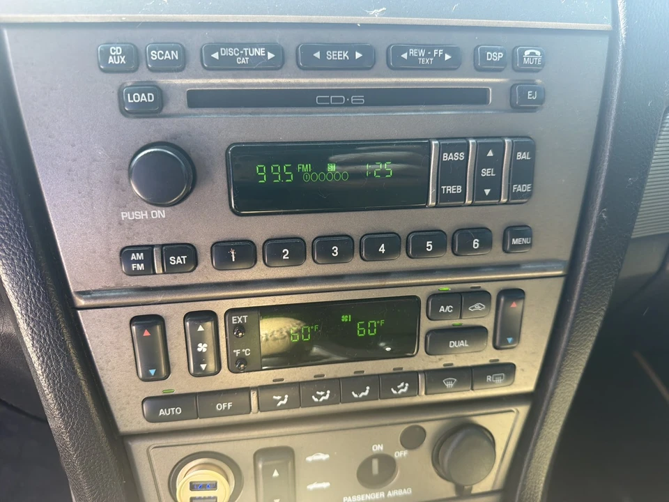 2004 Ford Thunderbird 11th Gen - Image 14 of 18