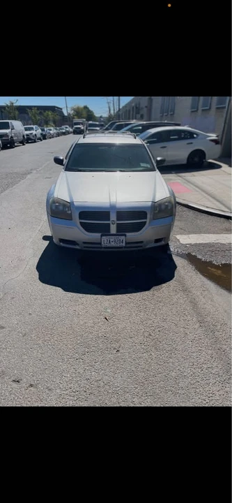 2005 Dodge Magnum 2nd Gen Wagon - Image 4 of 6