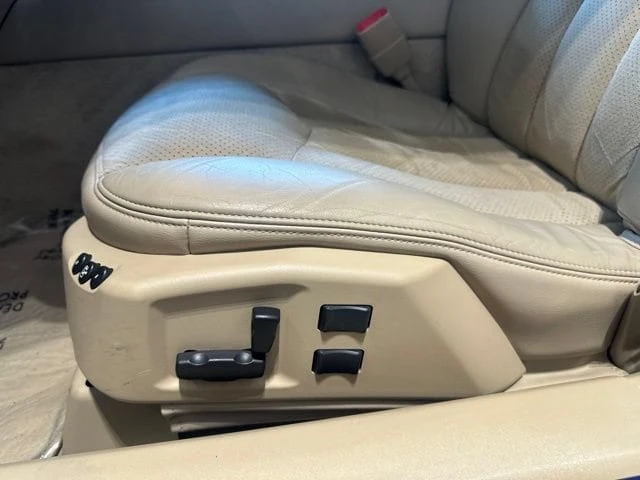 2007 Cadillac XLR-V - Image 12 of 22