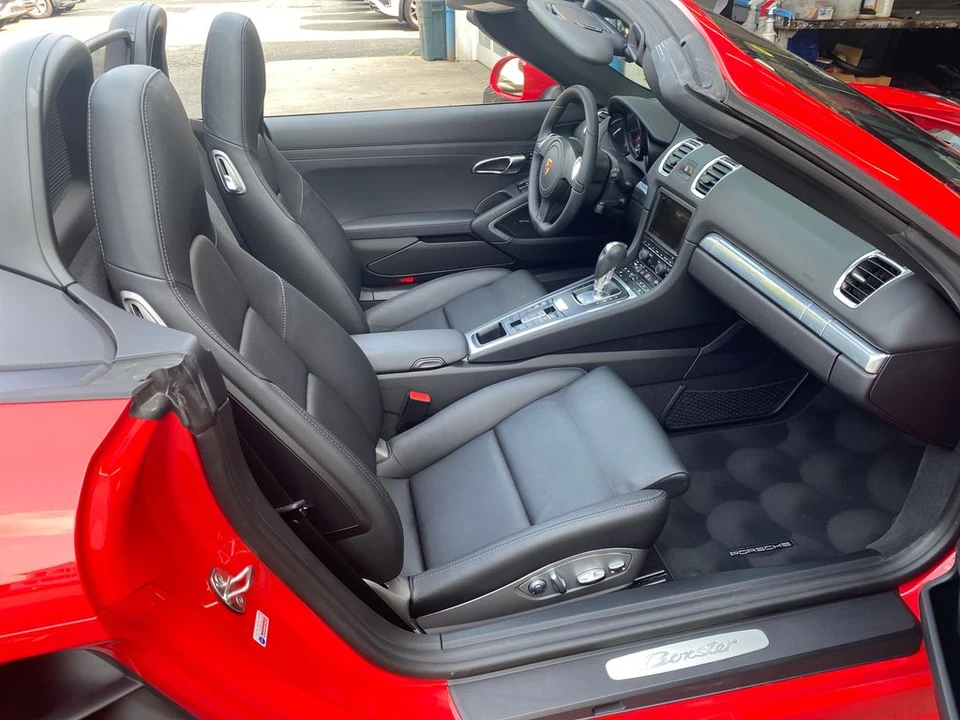 2014 Porsche 981 Boxster - Image 24 of 31