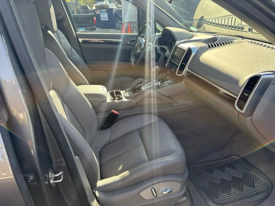 2014 Porsche 958 Cayenne - Image 10 of 14