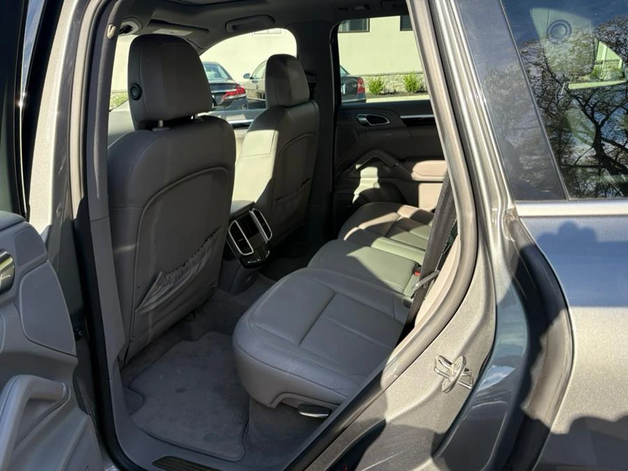 2014 Porsche 958 Cayenne - Image 8 of 14