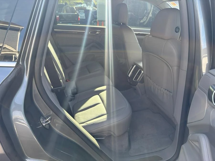 2014 Porsche 958 Cayenne - Image 11 of 14