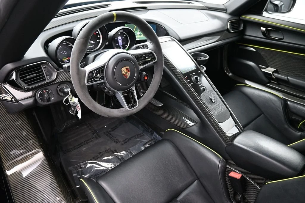 2015 Porsche 918 Spyder - Image 4 of 31