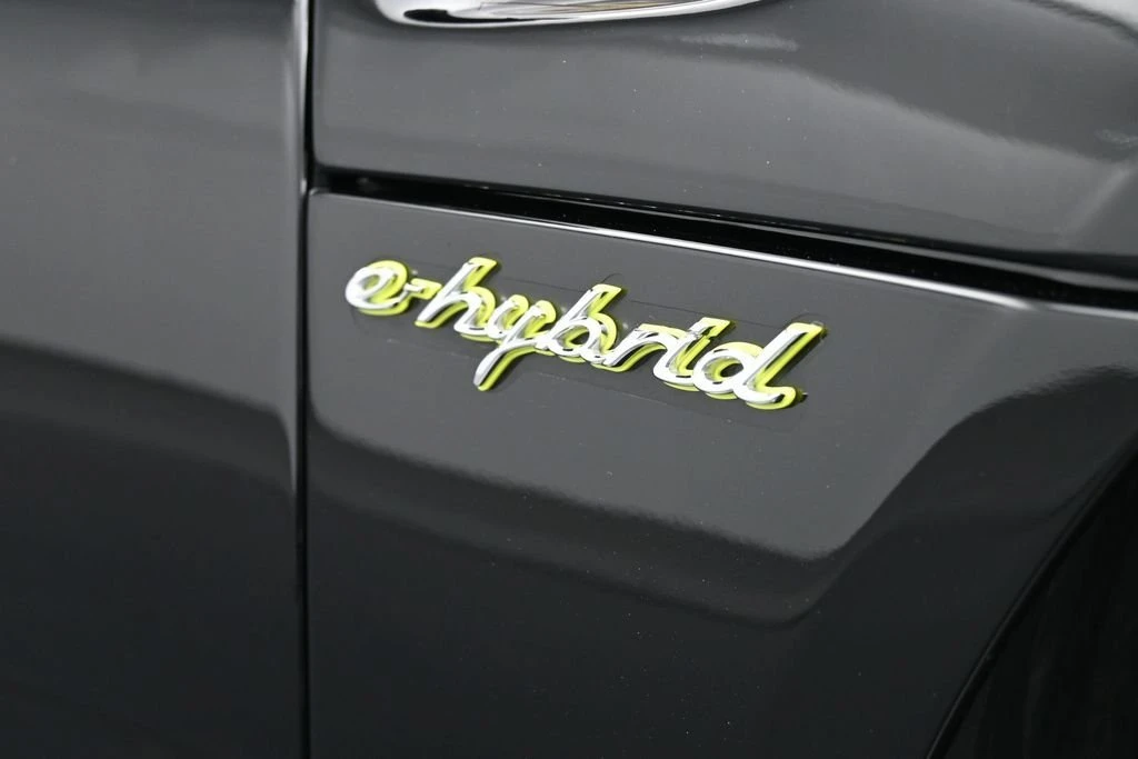 2015 Porsche 918 Spyder - Image 27 of 31