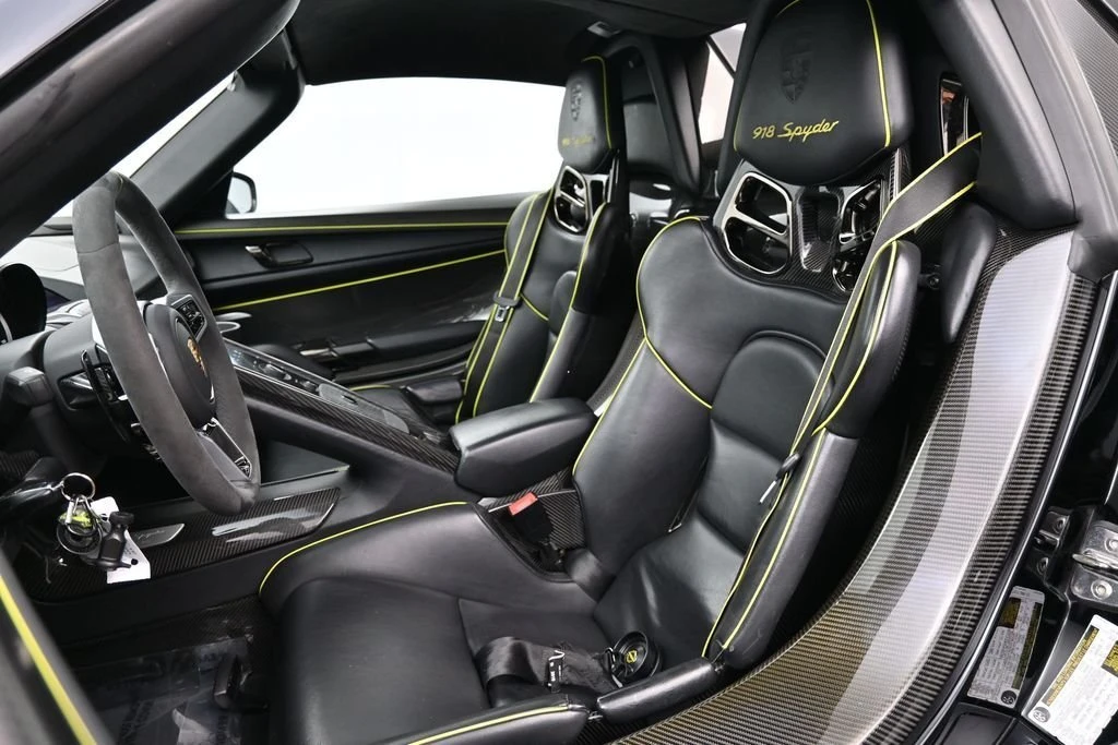2015 Porsche 918 Spyder - Image 5 of 31