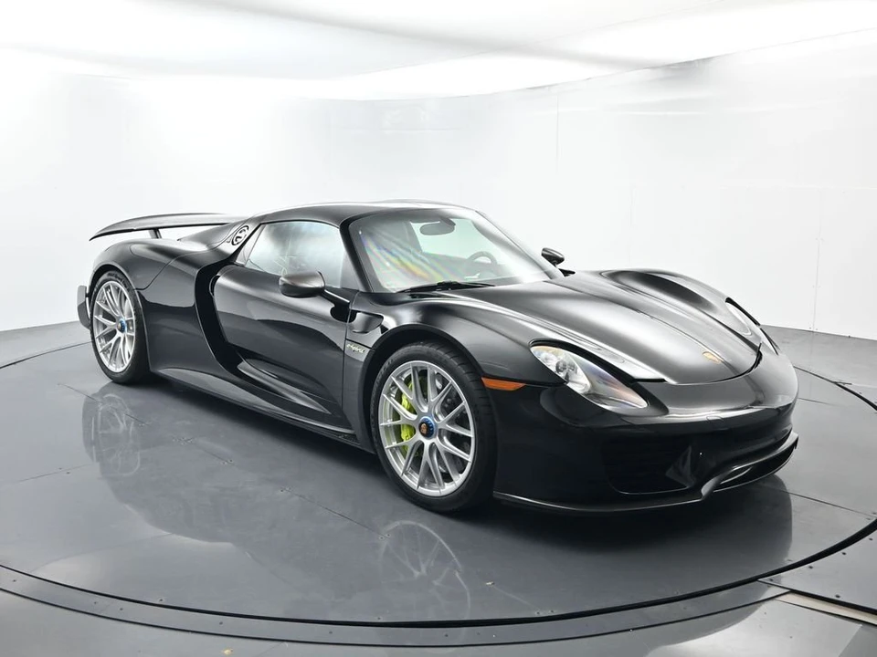 2015 Porsche 918 Spyder - Image 16 of 31