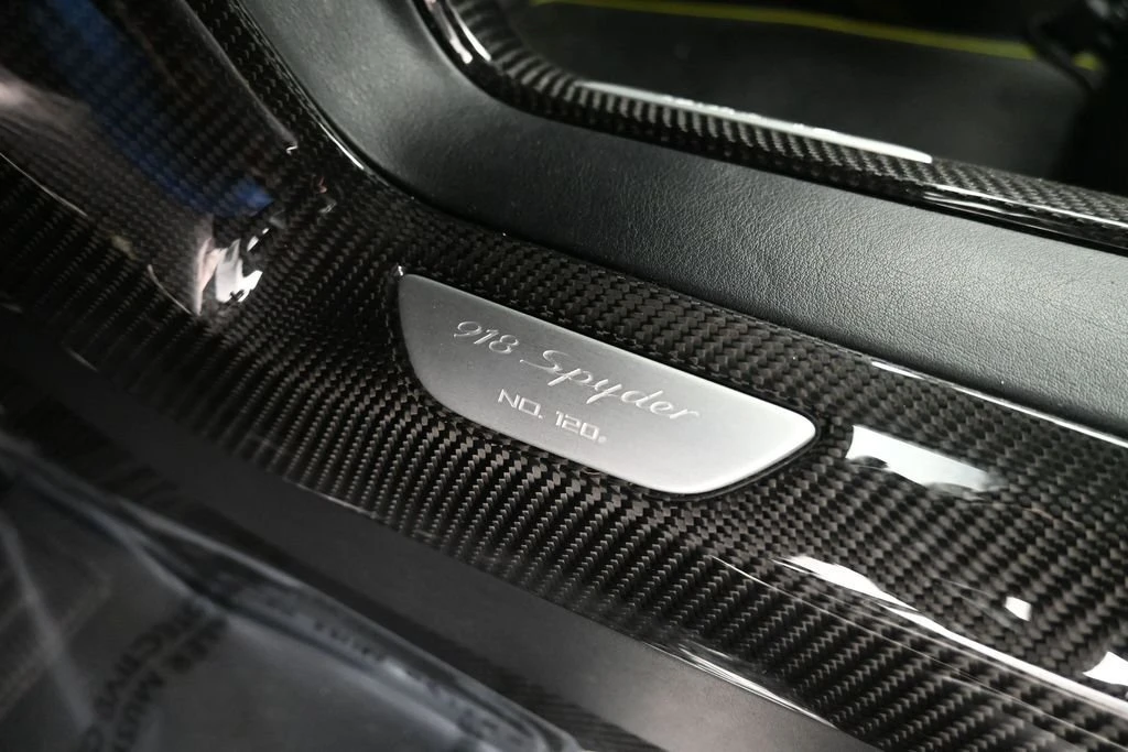 2015 Porsche 918 Spyder - Image 19 of 31