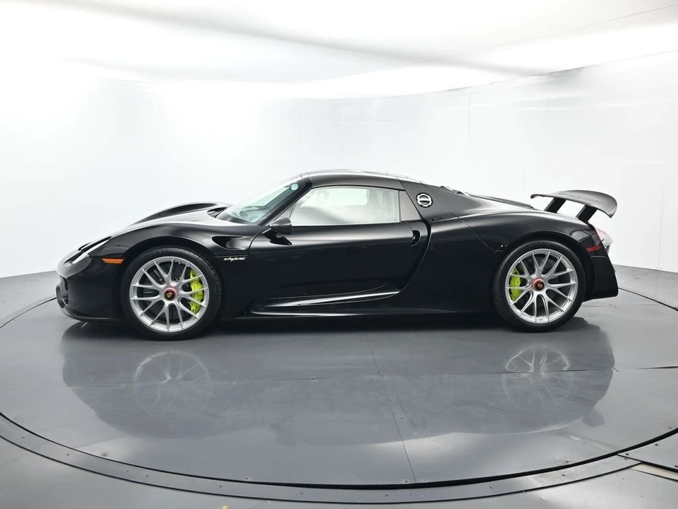 2015 Porsche 918 Spyder - Image 2 of 31