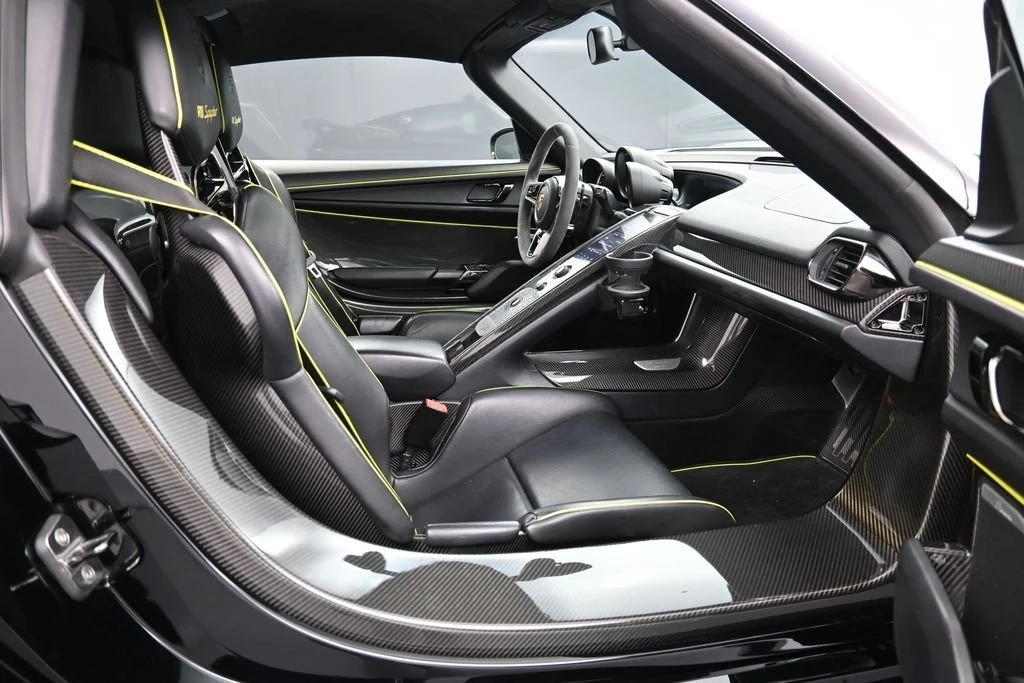 2015 Porsche 918 Spyder - Image 23 of 31
