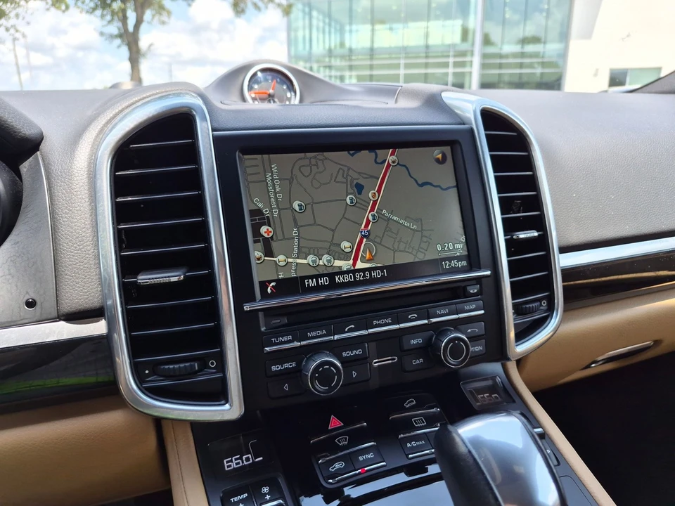 2015 Porsche 958 Cayenne S - Image 15 of 26