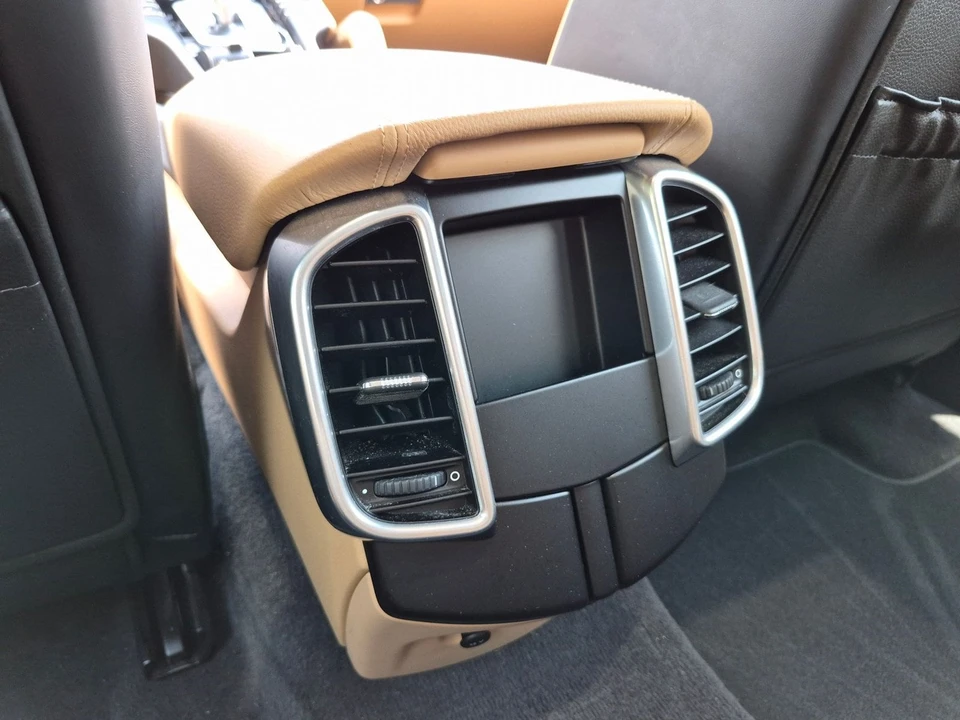 2015 Porsche 958 Cayenne S - Image 19 of 26