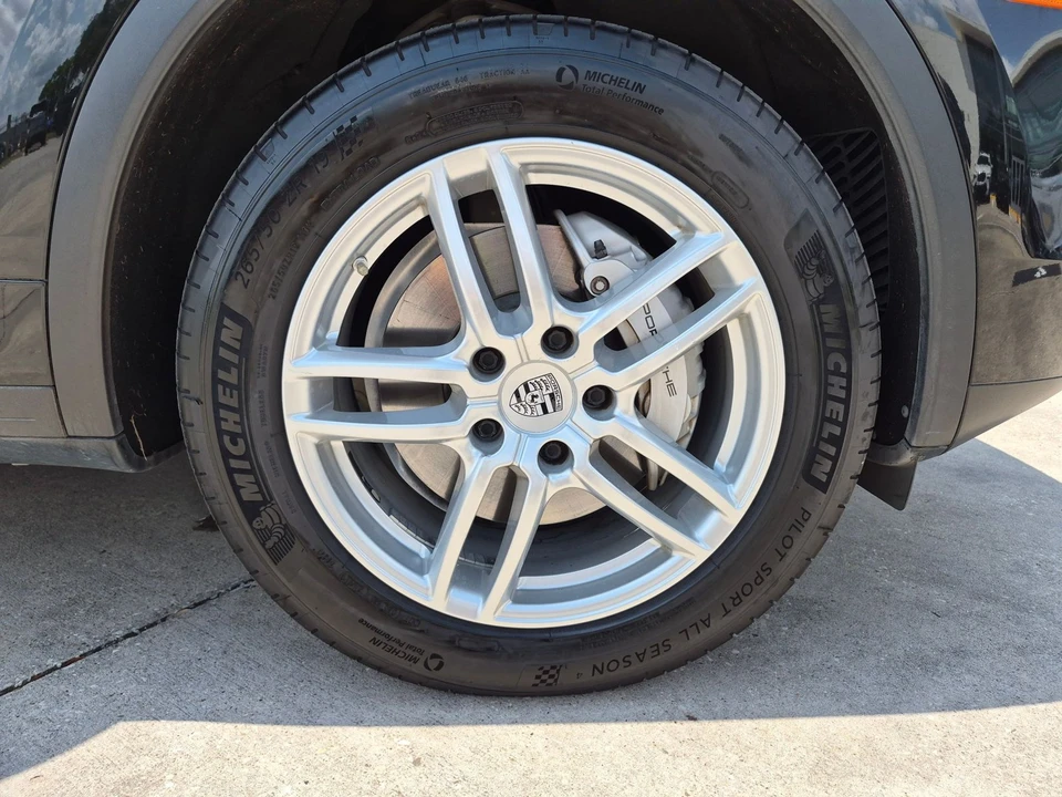 2015 Porsche 958 Cayenne S - Image 24 of 26