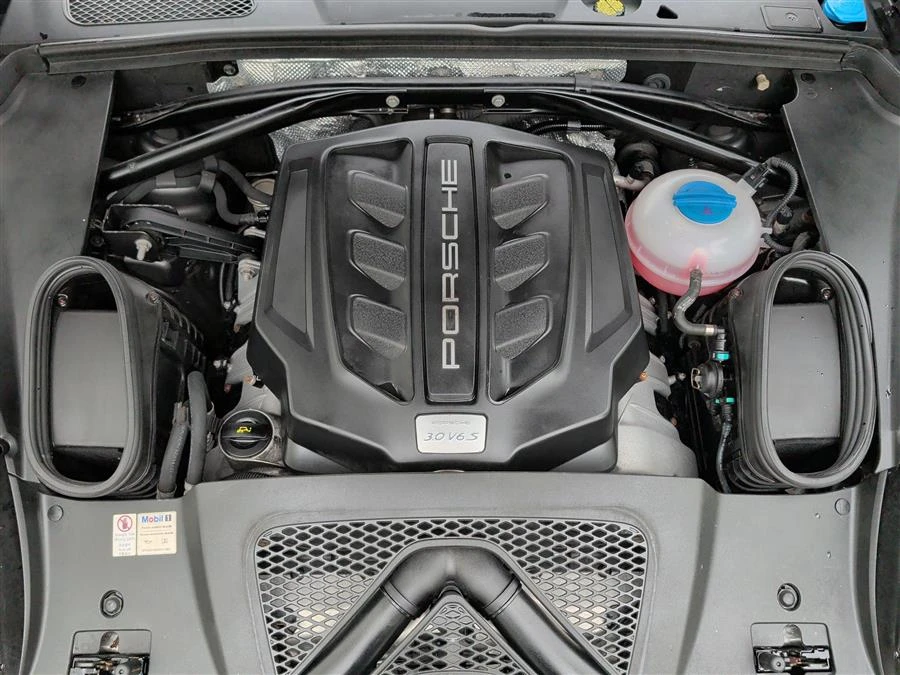 2015 Porsche Macan S - Image 16 of 31