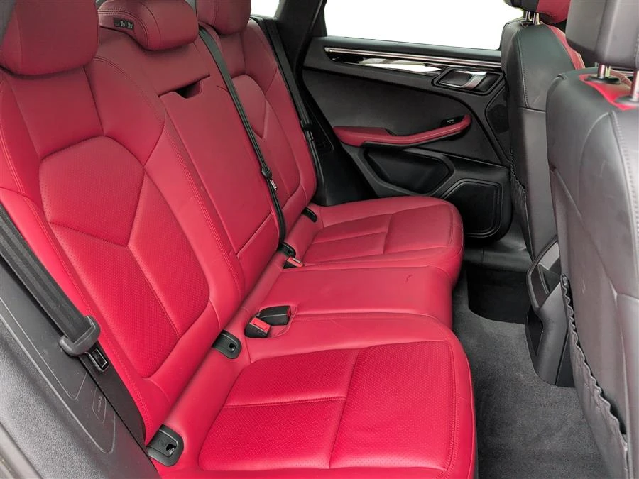 2015 Porsche Macan S - Image 25 of 31