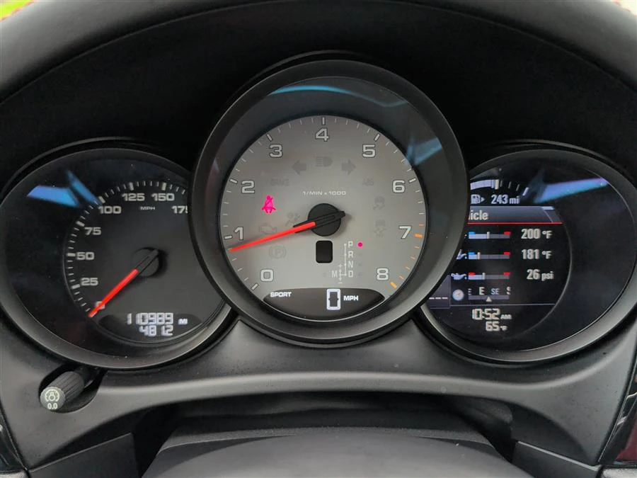 2015 Porsche Macan S - Image 26 of 31