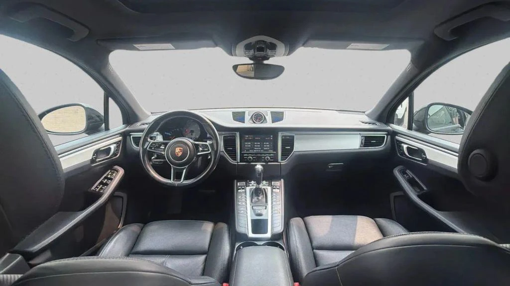 2015 Porsche Macan - Image 16 of 20