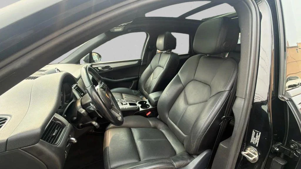 2015 Porsche Macan - Image 12 of 20