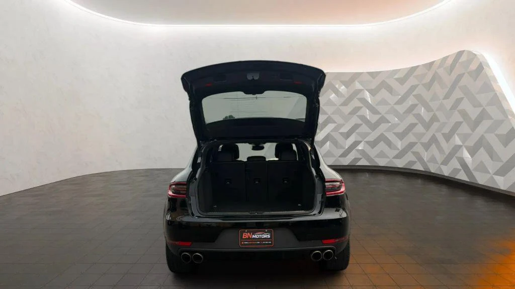 2015 Porsche Macan - Image 10 of 20