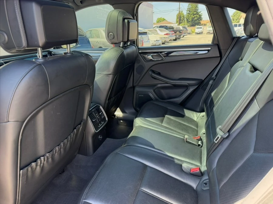 2016 Porsche Macan S - Image 11 of 18