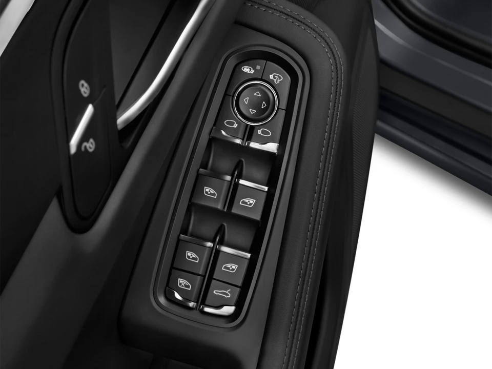 2016 Porsche Macan S - Image 9 of 28