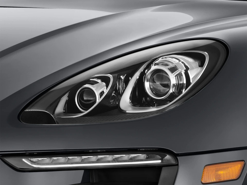 2016 Porsche Macan S - Image 2 of 28