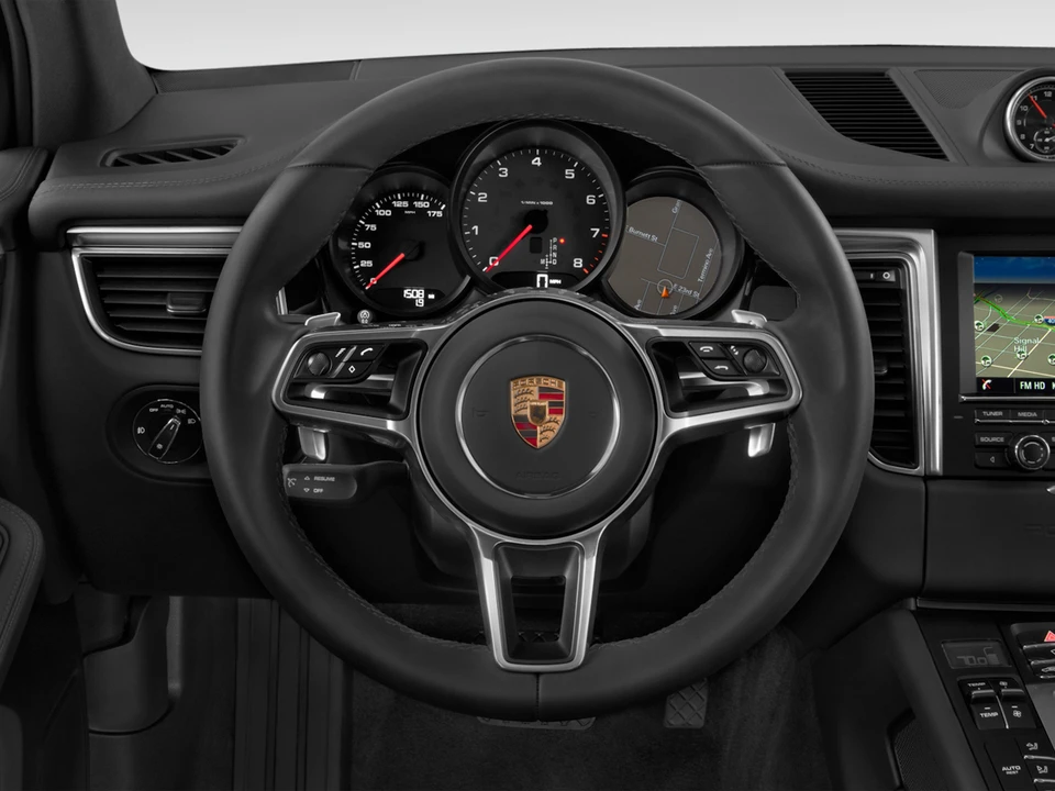 2016 Porsche Macan S - Image 19 of 28