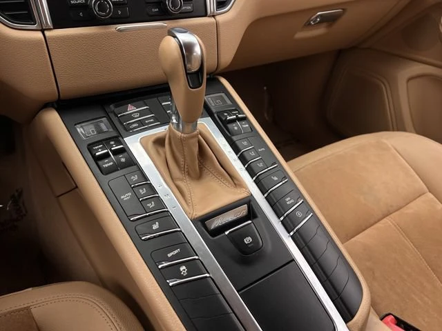 2016 Porsche Macan S - Image 22 of 31