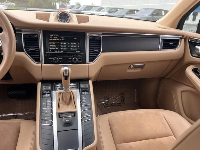 2016 Porsche Macan S - Image 14 of 31