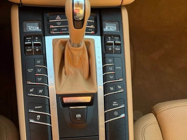2016 Porsche Macan S - Image 20 of 26