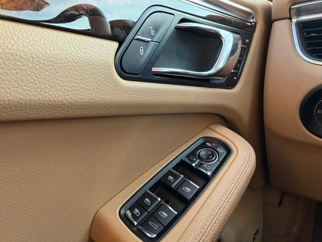 2016 Porsche Macan S - Image 24 of 26