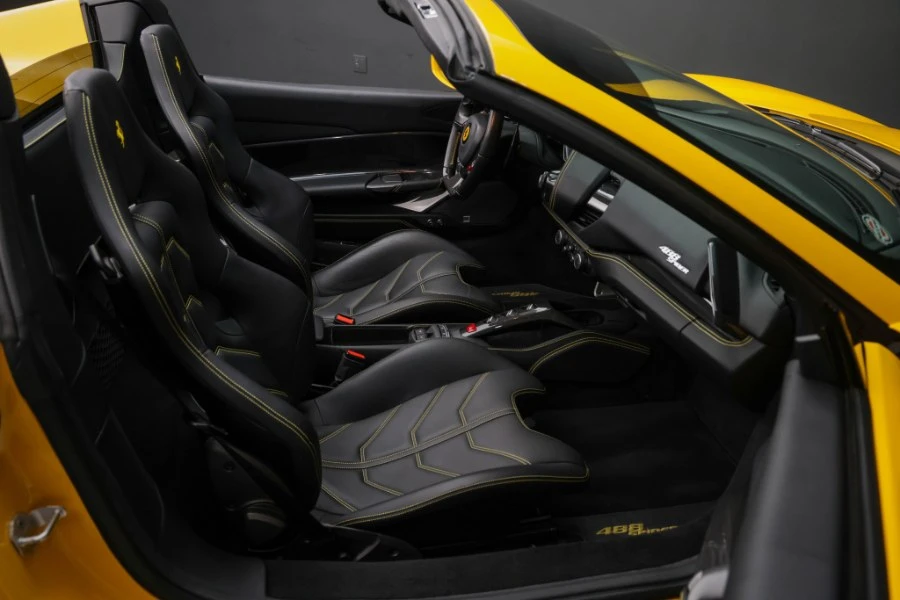 2017 Ferrari 488 GTB - Image 26 of 31