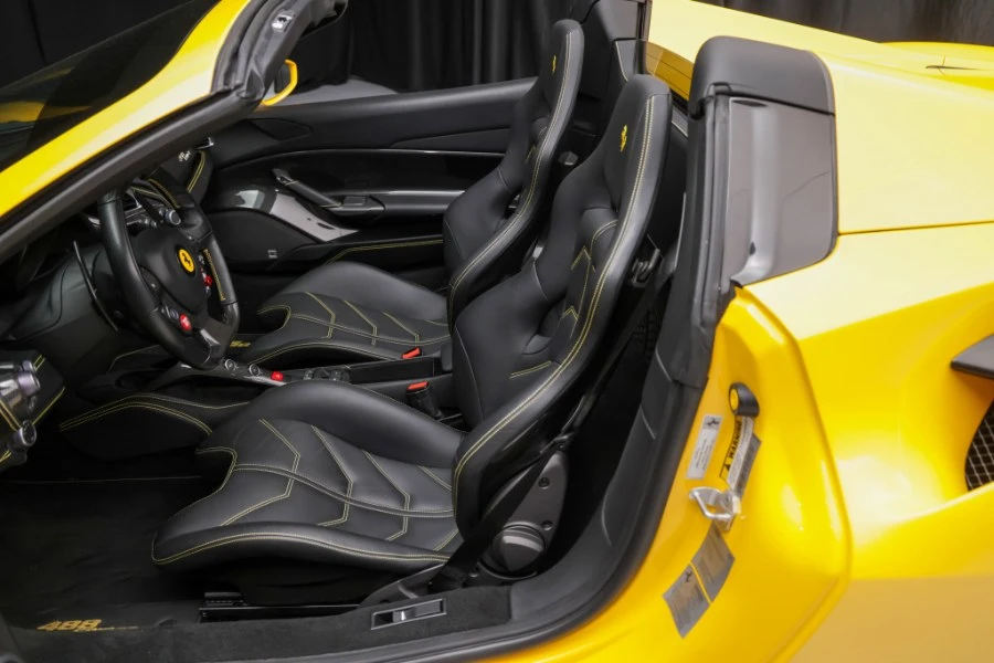 2017 Ferrari 488 GTB - Image 23 of 31