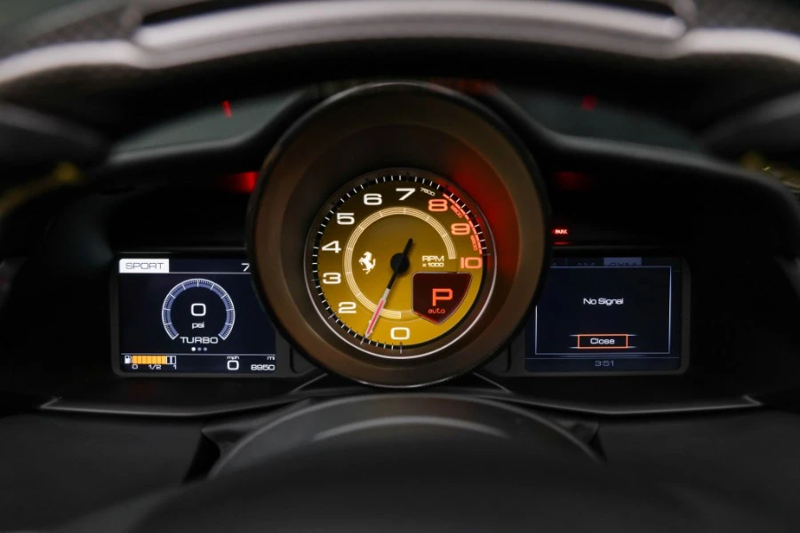 2017 Ferrari 488 GTB - Image 29 of 31