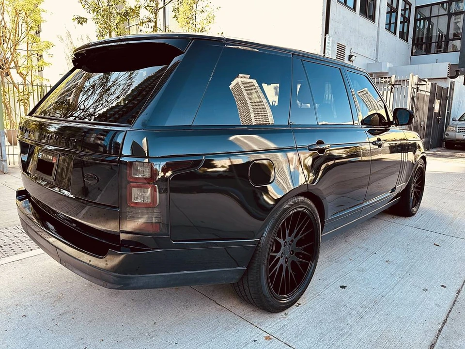 2017 Land Rover Range Rover L405 - Image 7 of 16