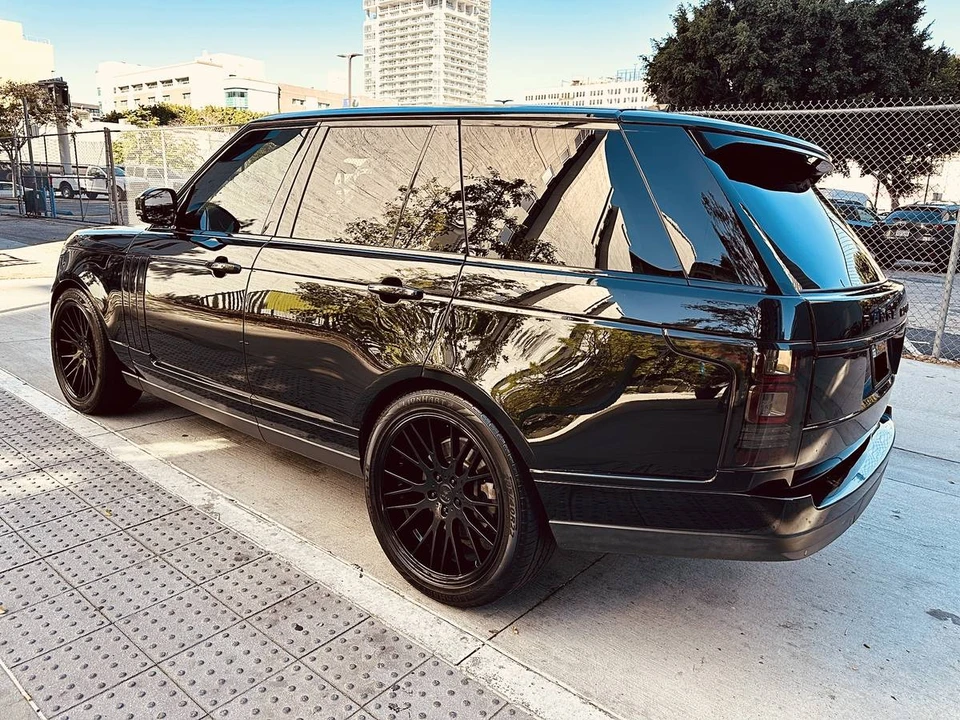 2017 Land Rover Range Rover L405 - Image 5 of 16