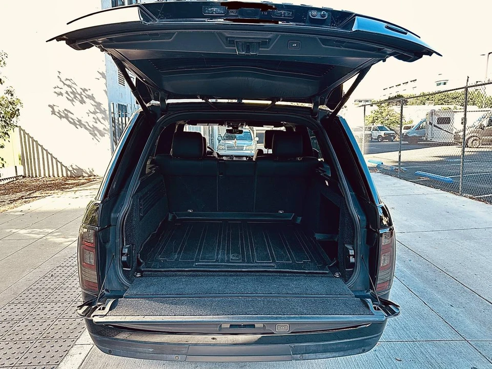2017 Land Rover Range Rover L405 - Image 9 of 16