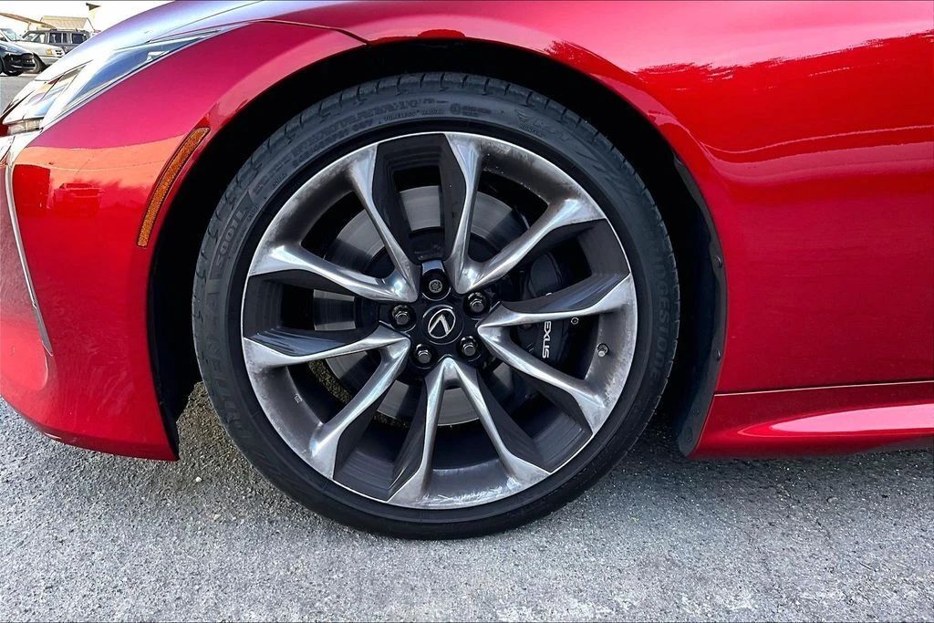 2018 Lexus LC - Image 8 of 9