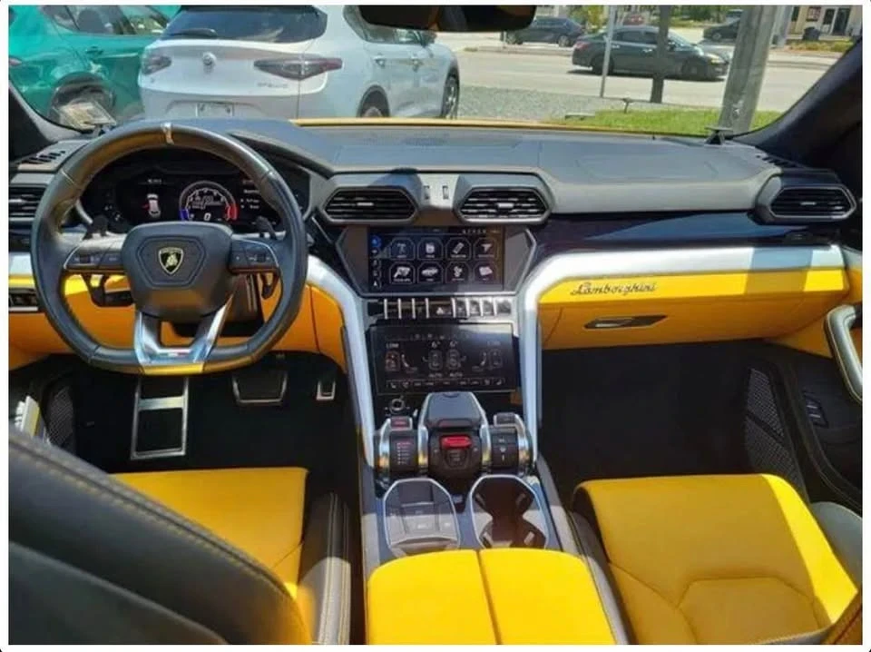 2019 Lamborghini Urus - Image 4 of 8