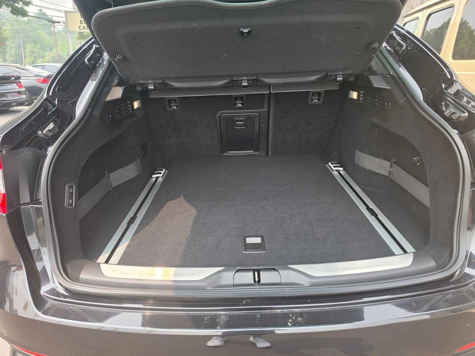 2019 Maserati Levante GTS - Image 10 of 23