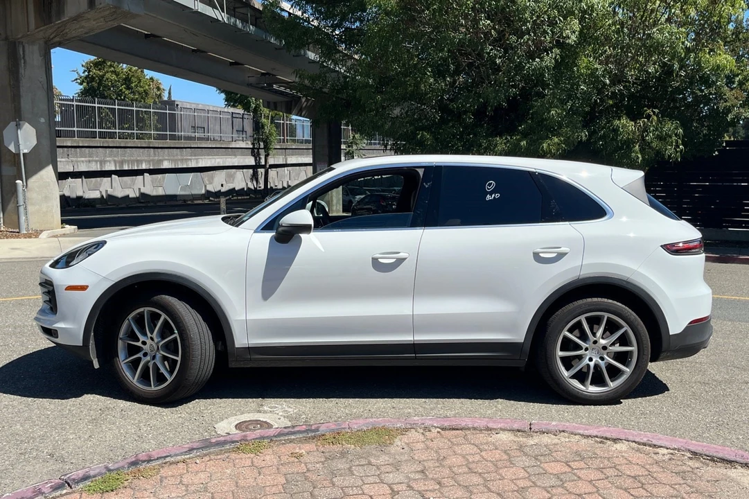 2019 Porsche 9Y0/9Y3 Cayenne - Image 2 of 8