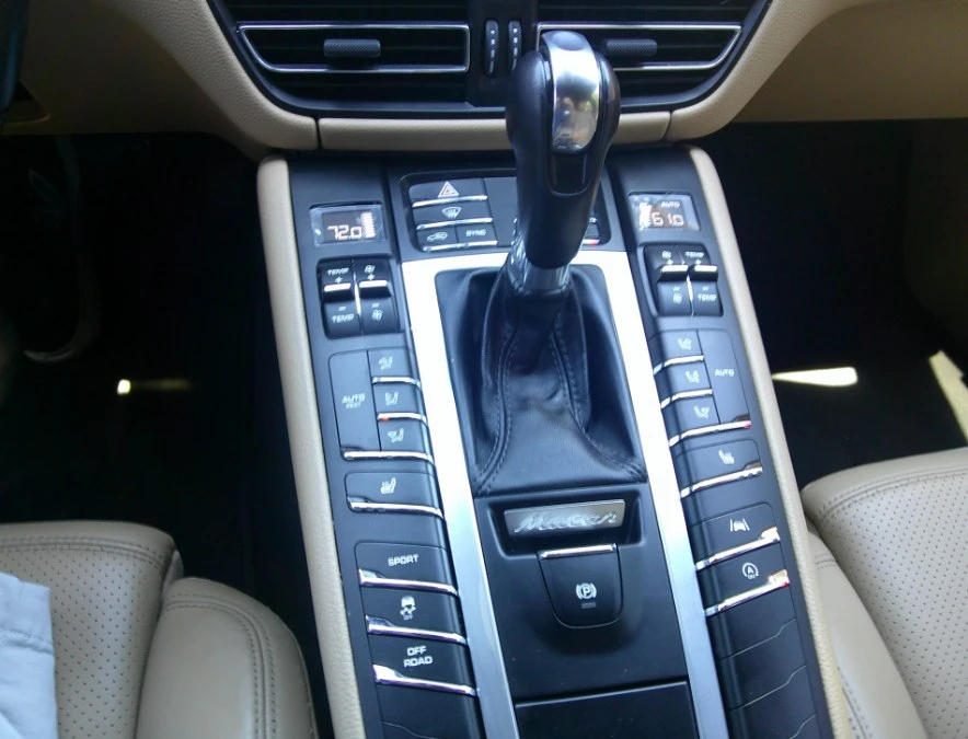 2019 Porsche Macan - Image 22 of 31