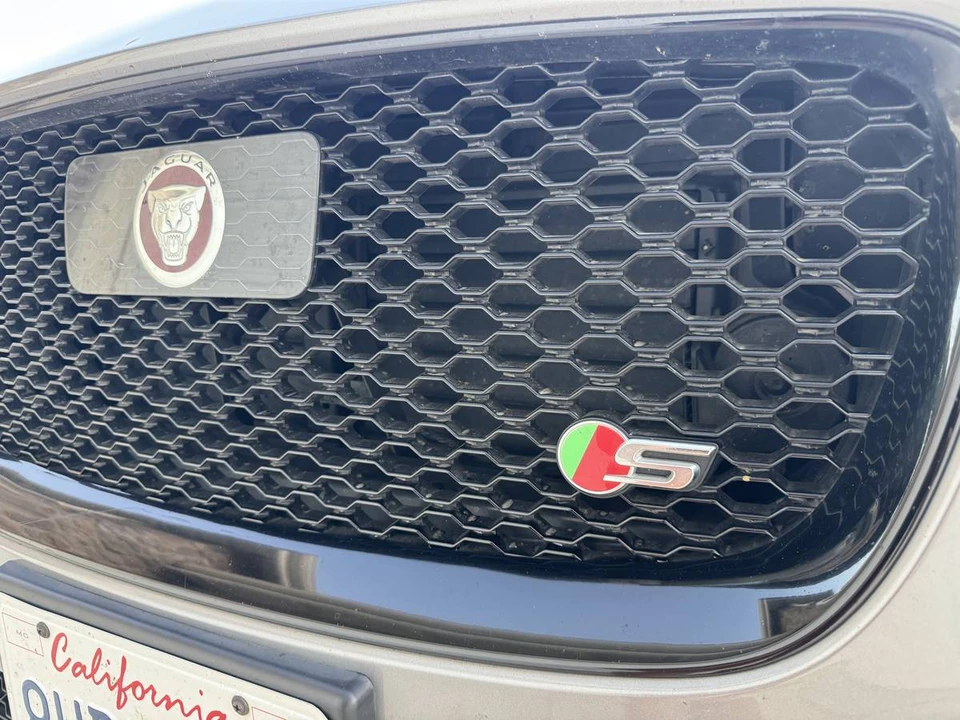 2020 Jaguar F-Pace - Image 18 of 22