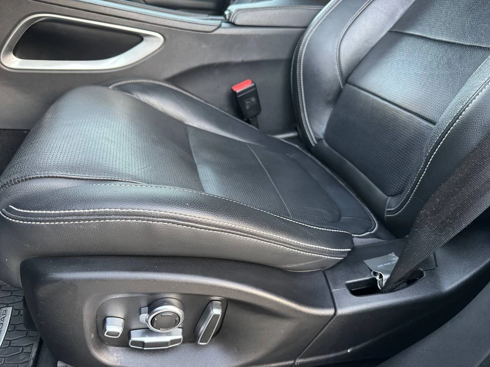 2020 Jaguar F-Pace - Image 14 of 22