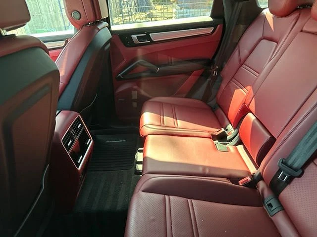 2021 Porsche 9Y0/9Y3 Cayenne GTS - Image 9 of 10
