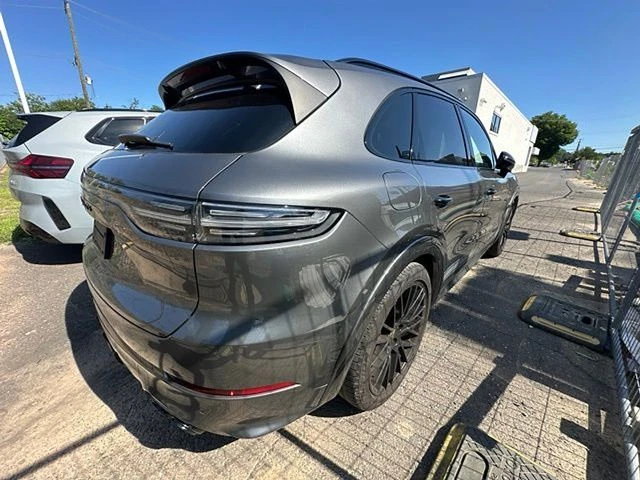 2021 Porsche 9Y0/9Y3 Cayenne GTS - Image 4 of 10