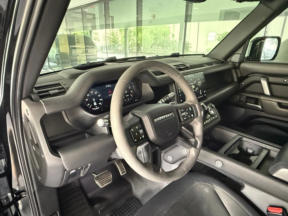 2022 Land Rover Defender V8 - Image 4 of 31
