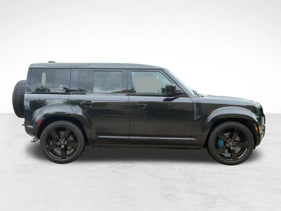 2022 Land Rover Defender V8 - Image 8 of 31
