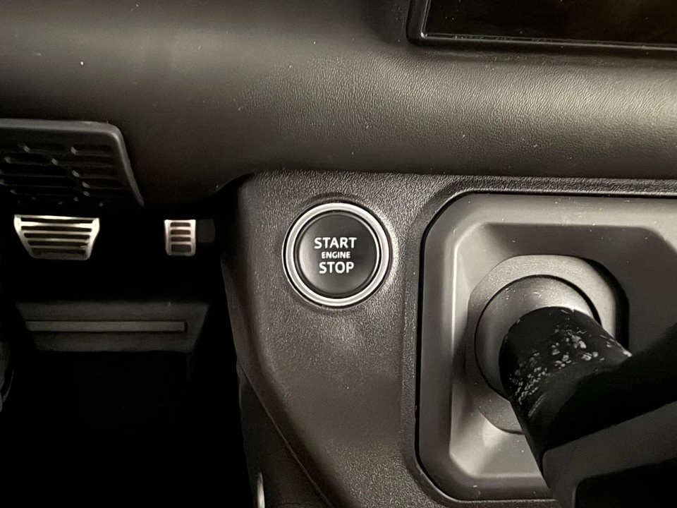 2022 Land Rover Defender V8 - Image 25 of 31